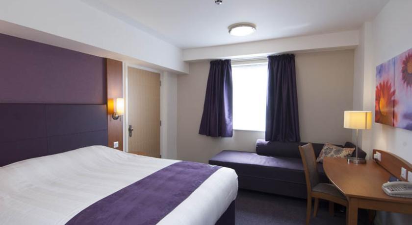 Premier Inn Glasgow - Bellshill Мъдъруел Стая снимка