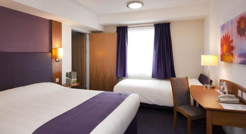 Premier Inn Glasgow - Bellshill Мъдъруел Стая снимка