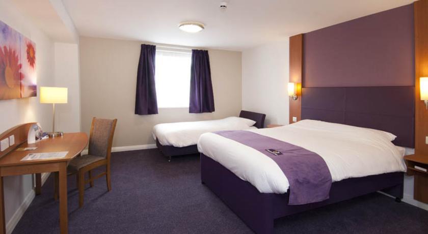 Premier Inn Glasgow - Bellshill Мъдъруел Стая снимка