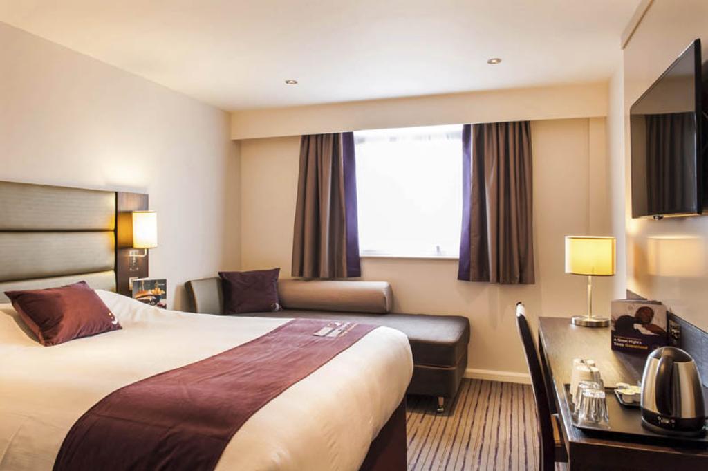 Premier Inn Glasgow - Bellshill Мъдъруел Стая снимка