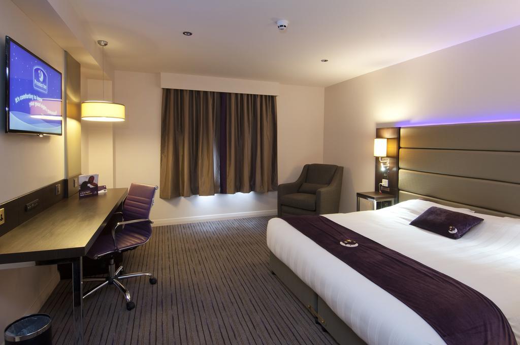 Premier Inn Glasgow - Bellshill Мъдъруел Стая снимка