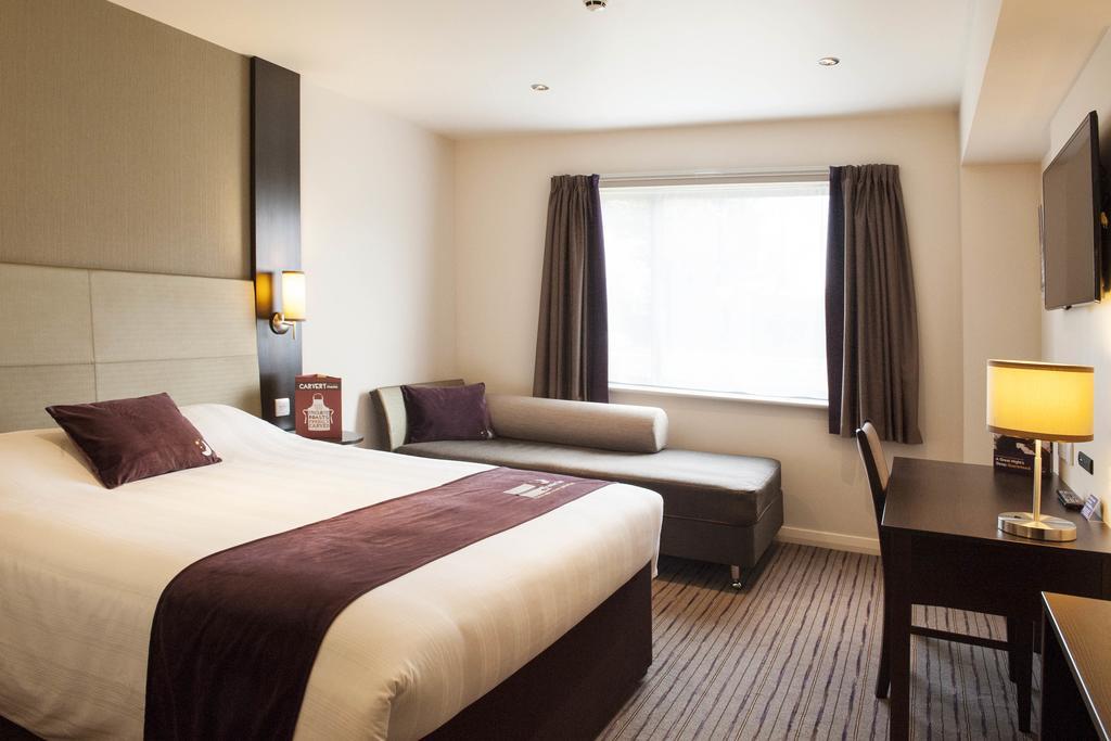 Premier Inn Glasgow - Bellshill Мъдъруел Стая снимка